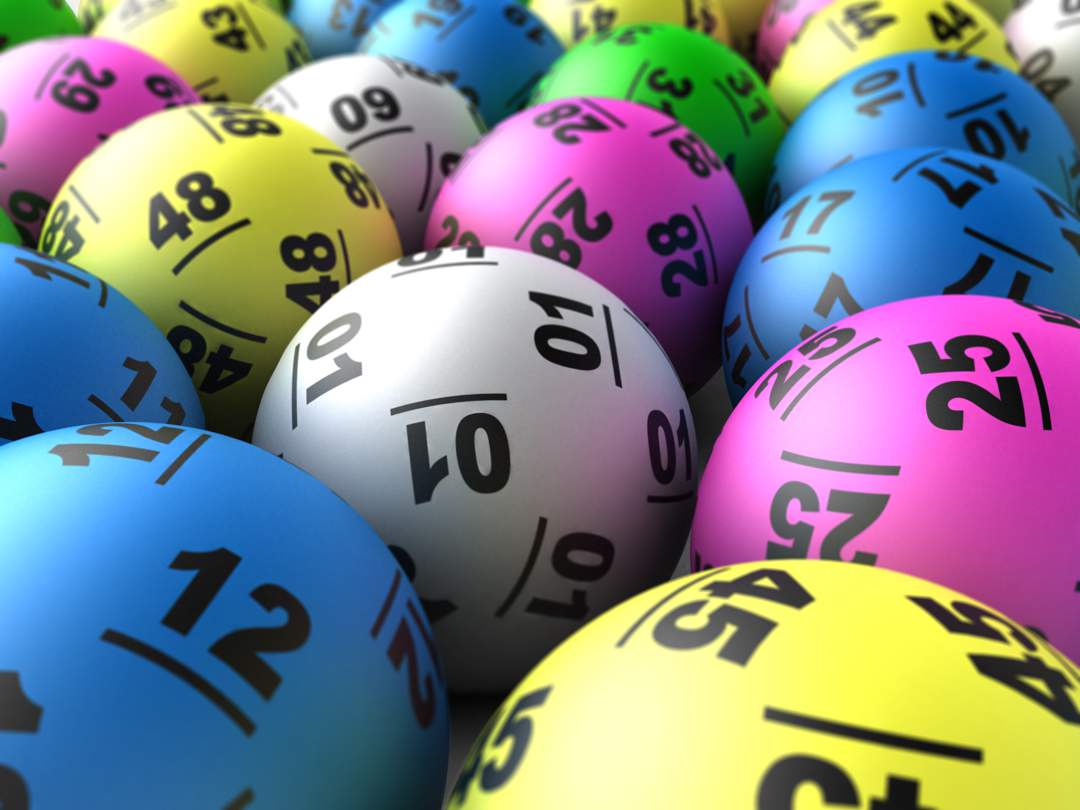 R100 word R10 m. danksy Lotto; wenner wil ouers se huis opknap | Netwerk24