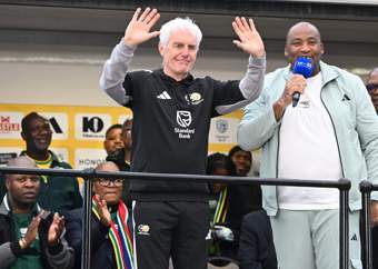 Groot besluit wag oor Broos en Bafana